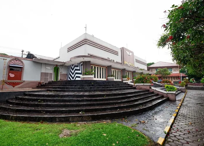 Oyo Capital O 1808 New Bandungan Indah Hotel Semarang
